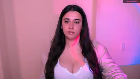 Snapshot of alinaasti_ chatting on June 2026 07:28:02 AM Alina online show from June 2026 07:28:02 AM
