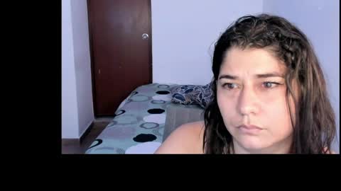 Snapshot of alinabozz1 chatting on June 2026 11:50:02 PM alinabozz1 online show from June 2026 11:50:02 PM
