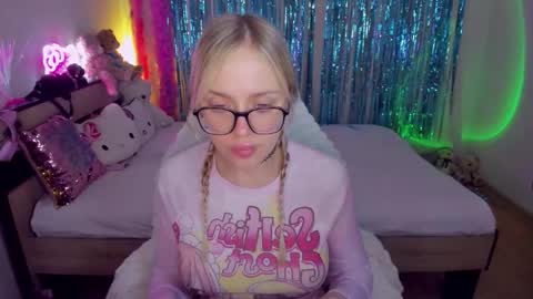 alinaocean online show from November 2025 07:37:01 PM