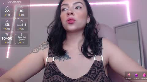 Snapshot of alisa__cain chatting on January 2025 08:43:01 AM Alejandra online show from January 2025 08:43:01 AM
