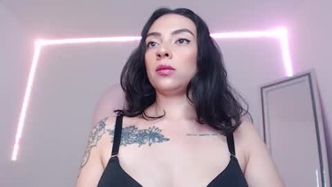 Snapshot of alisa__cain chatting on February 2025 06:05:02 AM Alejandra online show from February 2025 06:05:02 AM