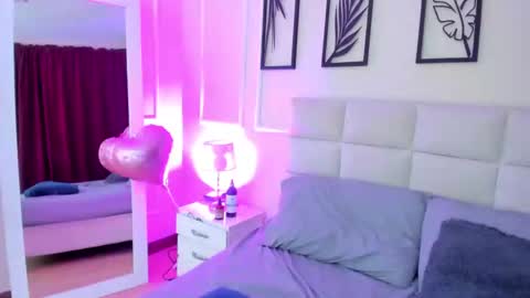     online show from January 2025 01:59:01 AM