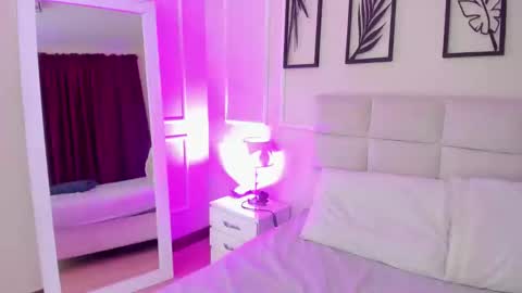     online show from February 2025 07:00:01 PM