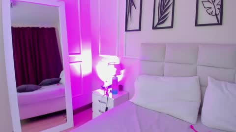     online show from February 2025 09:04:01 PM