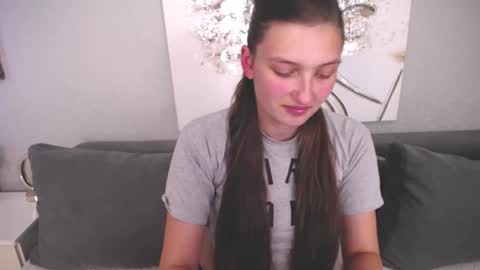 Alisa online show from September 2025 12:18:01 PM