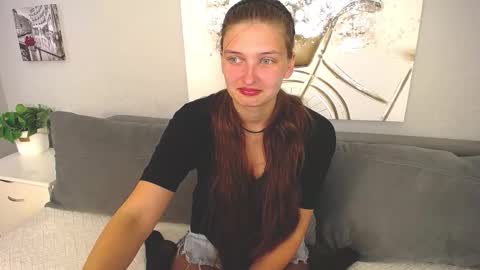 Alisa online show from September 2025 12:42:02 PM