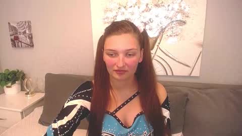 Alisa online show from October 2025 01:20:02 PM
