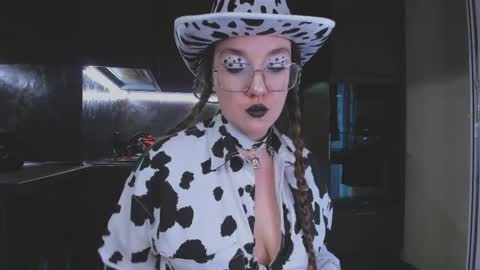 Alisa online show from April 2026 08:06:01 AM