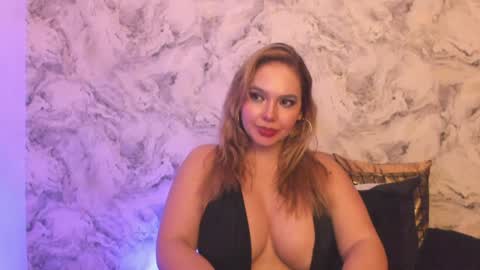 Snapshot of alisha_indira_ chatting on January 2025 01:54:01 AM Andrea online show from January 2025 01:54:01 AM