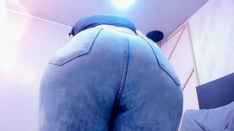 Snapshot of alishapalmer chatting on June 2026 11:35:02 AM online show from June 2026 11:35:02 AM