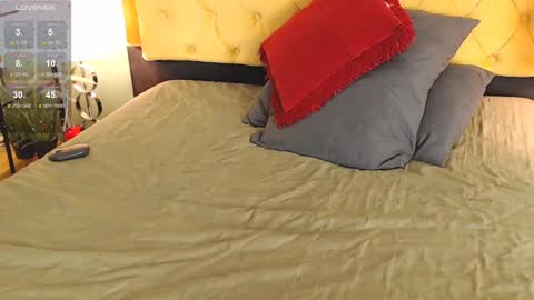 Luna online show from December 2024 09:28:01 PM