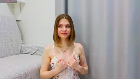 Snapshot of alisia_spinnet chatting on June 2026 12:47:02 PM Alisia online show from June 2026 12:47:02 PM