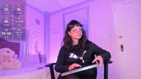 Alison Fishert online show from December 2025 12:32:01 PM