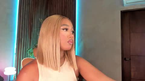 Alison Moon  online show from November 2025 10:41:02 PM