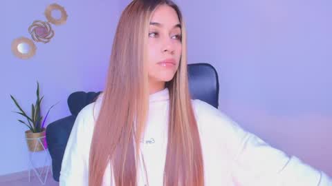 Snapshot of aliss_es chatting on May 2026 06:49:02 PM ALISS online show from May 2026 06:49:02 PM