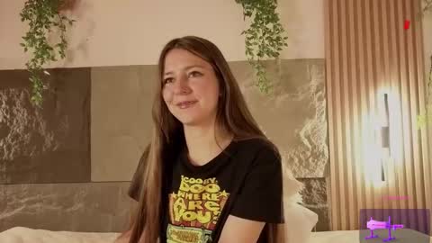 Mia online show from November 2025 03:34:01 PM