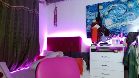 alissesallie_ online show from October 2025 02:08:02 AM