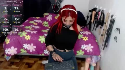 Alissia online show from November 2025 08:01:01 PM