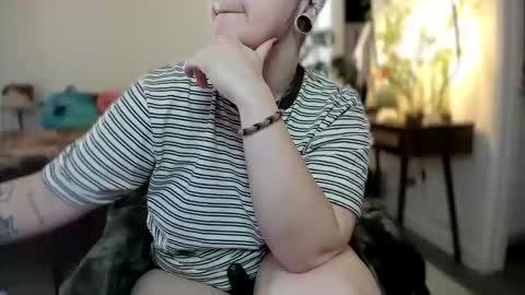 Snapshot of alix_valentine chatting on October 2025 09:42:02 PM alix_valentine online show from October 2025 09:42:02 PM