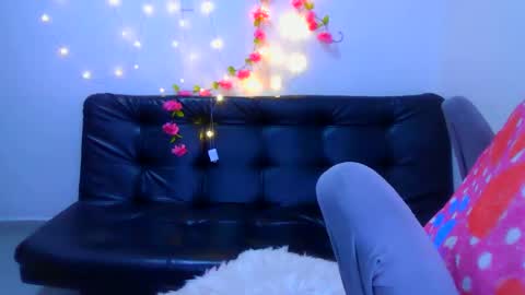 alixxe_ online show from November 2025 06:41:02 PM