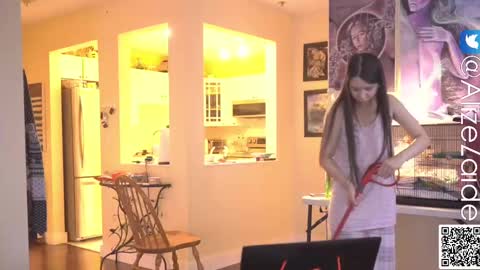 Alize Zaide online show from February 2025 06:45:01 PM