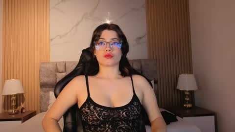 alkivamoon online show from April 2026 07:11:02 PM