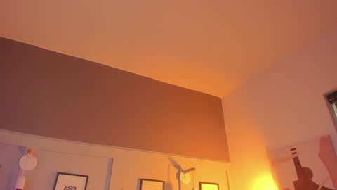 Laura online show from January 2025 06:27:01 PM