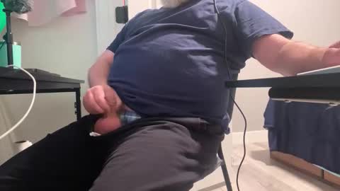 Allergictolove online show from April 2026 01:28:02 AM