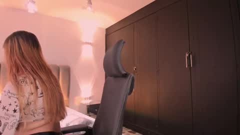 Snapshot of allicelover chatting on October 2025 11:50:01 AM ALLICE online show from October 2025 11:50:01 AM