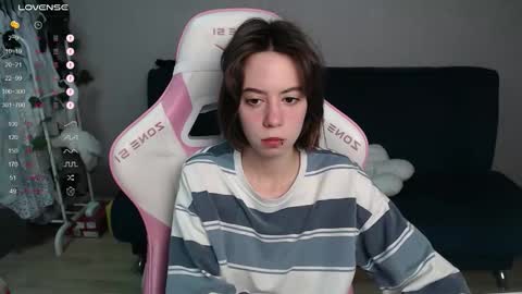 Snapshot of allie_hazie chatting on November 2025 01:07:02 AM alice online show from November 2025 01:07:02 AM