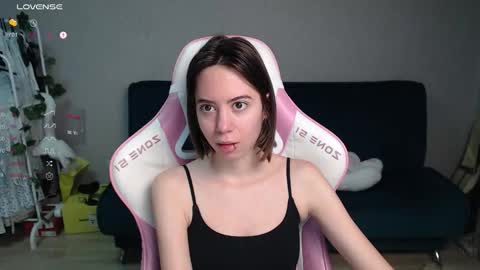 Snapshot of allie_hazie chatting on November 2025 01:27:01 AM alice online show from November 2025 01:27:01 AM