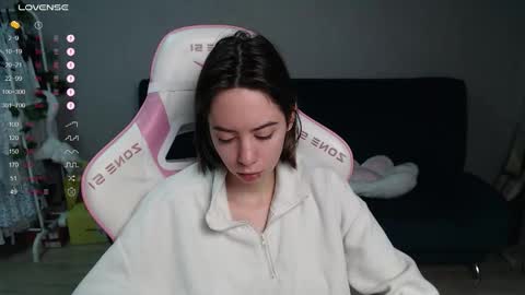 Snapshot of allie_hazie chatting on November 2025 01:04:02 AM alice online show from November 2025 01:04:02 AM