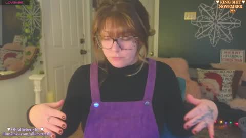 Snapshot of allieberrybb chatting on December 2024 04:50:01 PM bb online show from December 2024 04:50:01 PM