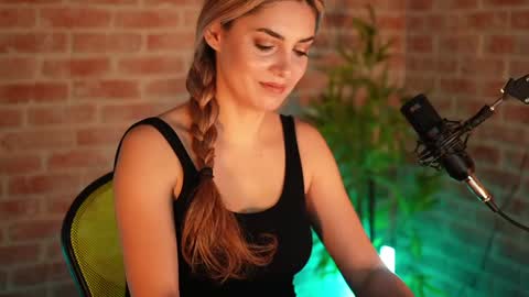 Allie online show from December 2024 06:17:02 AM