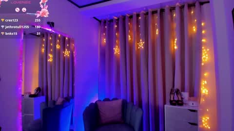 Snapshot of allison_alahia chatting on December 2024 06:43:02 PM Allison online show from December 2024 06:43:02 PM