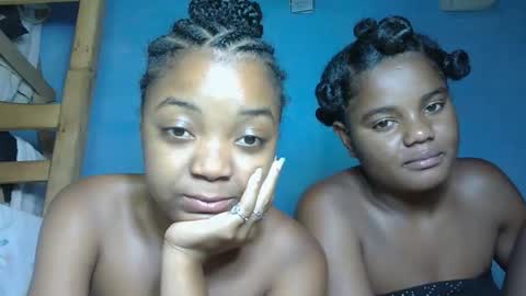 allizida01 online show from November 2025 07:13:01 PM