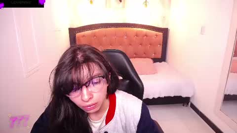 Snapshot of alllyson_ chatting on July 2026 08:01:01 PM alison online show from July 2026 08:01:01 PM