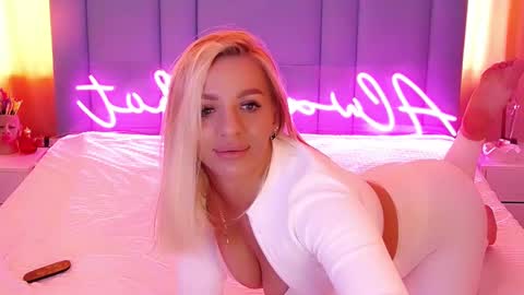 AlwaysHot online show from February 2025 02:25:01 AM