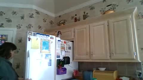 ally12334 online show from December 2025 05:52:02 PM