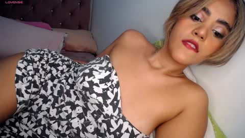 Snapshot of ally_summer chatting on January 2025 09:23:01 AM ally_summer online show from January 2025 09:23:01 AM