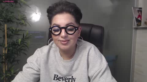         online show from January 2025 09:20:01 PM