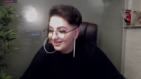         online show from February 2025 09:40:01 PM