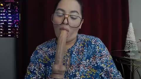         online show from November 2025 07:06:01 PM