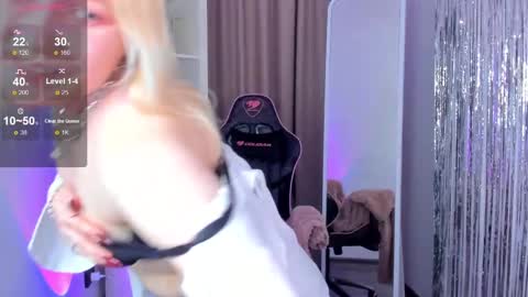 Amina online show from February 2025 06:26:01 PM