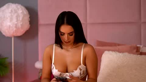 Snapshot of almajenkins chatting on June 2026 04:04:01 AM Emma online show from June 2026 04:04:01 AM