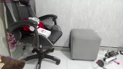 Santy online show from October 2025 07:36:02 PM