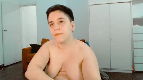 Snapshot of almondonwheels chatting on March 2025 05:12:01 AM Almond online show from March 2025 05:12:01 AM