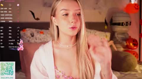 Snapshot of alodiaacomb chatting on October 2025 01:17:02 AM Lia online show from October 2025 01:17:02 AM