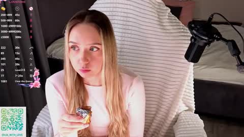 Snapshot of alodiaacomb chatting on February 2026 01:13:02 AM Lia online show from February 2026 01:13:02 AM