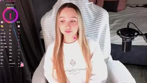 Snapshot of alodiaacomb chatting on February 2026 03:16:02 AM Lia online show from February 2026 03:16:02 AM